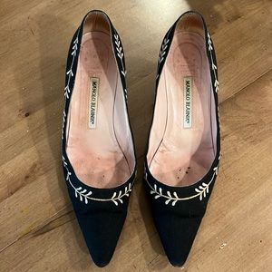Manolo Blahnik Black Heels with Embroidered Branch Detail, size 40 (US size 9)